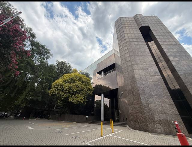 5,054M² BUILDING FOR SALE IN PARKTOWN